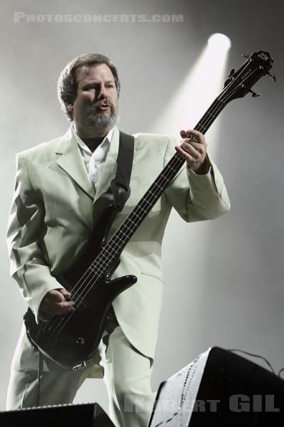 FAITH NO MORE - 2009-08-29 - SAINT CLOUD - Domaine National - Grande Scene - 